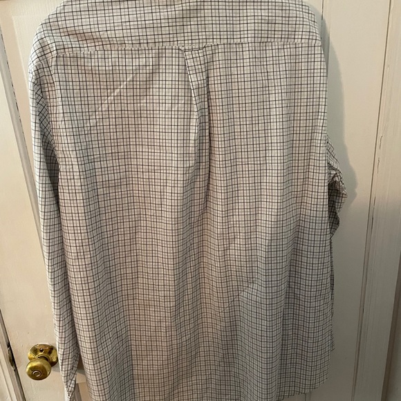 IZOD Premium Men’s Button Up Shirt White and Black - Picture 5 of 5